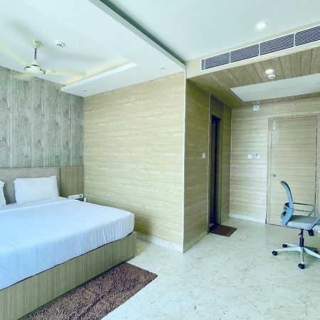 A Luxury Hotel - T - B - Suite Near Sea Beach And Temple - Fully Air Conditioned Hotel At Prime Location - Beach Front And Near Temple - Hygiene & Spacious Room - With Wifi- Restaurant- Lift- And- Parking - Best Hotel In 푸리 외부 사진