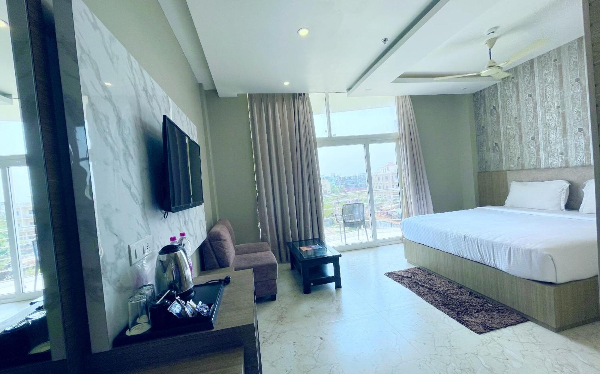 A Luxury Hotel - T - B - Suite Near Sea Beach And Temple - Fully Air Conditioned Hotel At Prime Location - Beach Front And Near Temple - Hygiene & Spacious Room - With Wifi- Restaurant- Lift- And- Parking - Best Hotel In 푸리 외부 사진